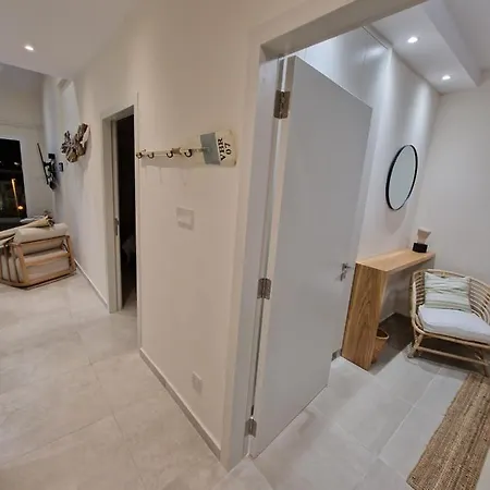 Poseidon's Limnaria Appartement *