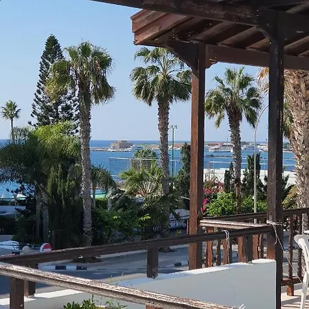 Poseidon's Limnaria Appartement *